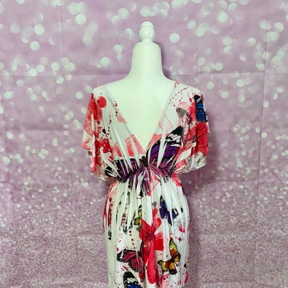 Butterflies!  All over this pretty top! - Picture 9 of 14